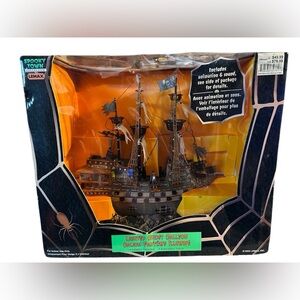 Vintage Lemax SPOOKY TOWN LIGHTED GHOST GALLEON Ship Pirate Decoration 2003